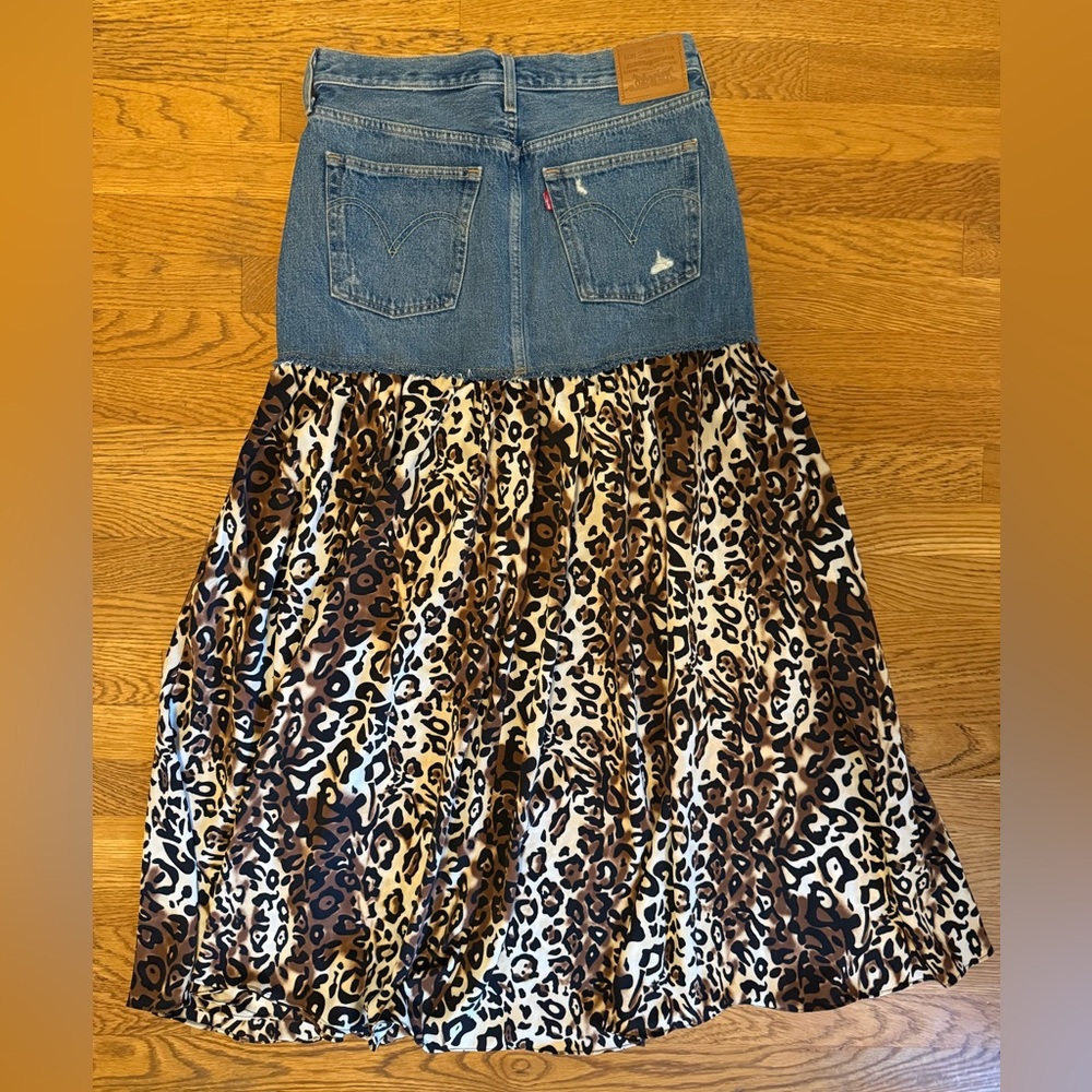 Levi's Blue and Leopard Print Maxi Skirt - Picture 7 of 13